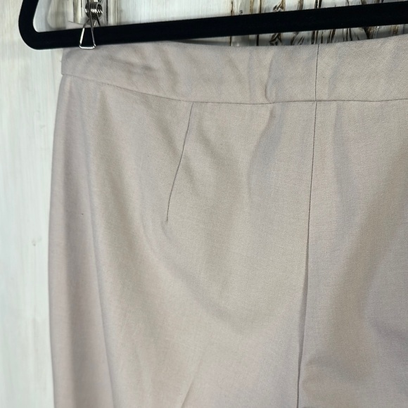 Women's Talbots Petites Classic  Beige Cropped Trousers Pants - Picture 6 of 9